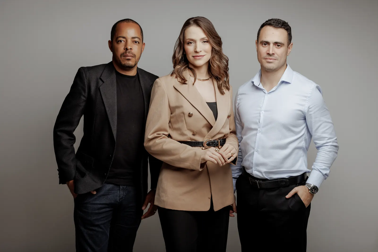 Diego Porto, Ariane Delai e Ramon Ribeiro em retrato da equipe